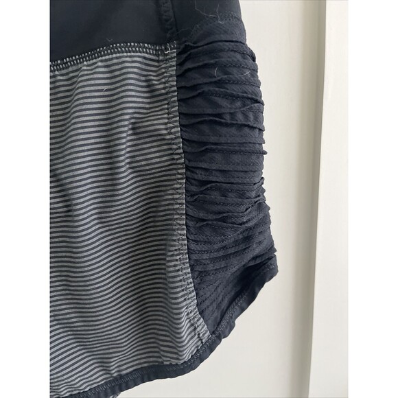 VGUC LULULEMON Run SHORTS SZ 6 Black GRAY SIDE RUCHING - Picture 4 of 15